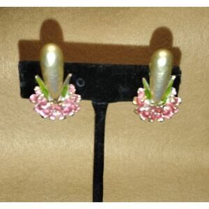 Vintage ART Floral Faux Pearl Drop Clip-On Earrings – Signed ART Enamel Flowers